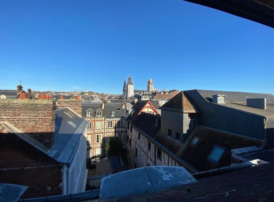 Sous Les Clochers De Rouen - Cathedrale Kültér fotó